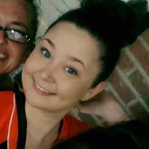 Meet your Posher, Elaina